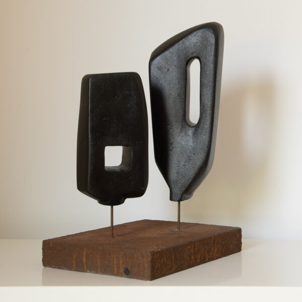 Abstrakte Skulptur aus Sandstein | Moderne Steinkunst | UNIKAT <br>28 x 40 x 21 cm (BxHxT)
