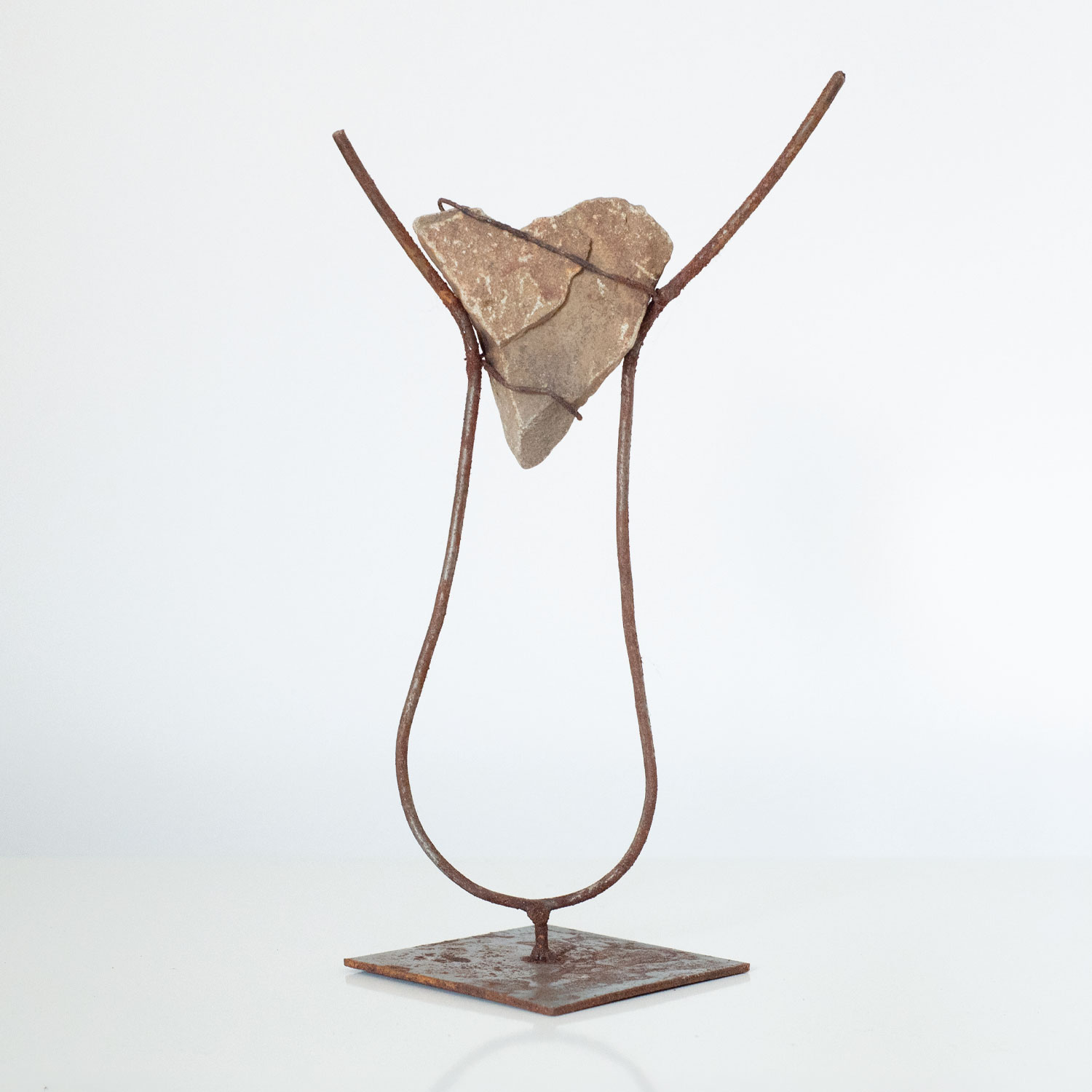 Eisen-/Steinskulptur | UNIKAT<br>10 x 10 x 29 cm (BxTxH)